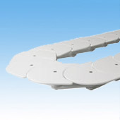 Plastic Crescent Chain<sup></sup> 