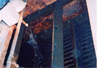 For molten slag conveyors